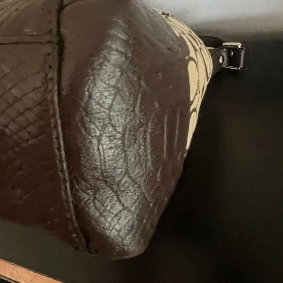 Coach Charlie Signature Python Brown and Tan Shoulder Bag - Picture 11 of 15